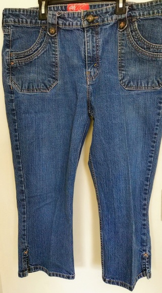 levi strauss signature stretch capris